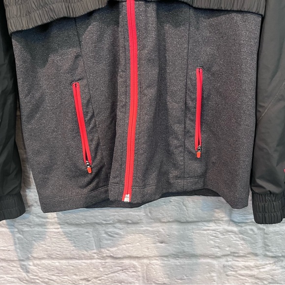 The North Face Women’s Medium Grey & Pink Sanctuary Wind Breaker Jacket - Picture 10 of 12